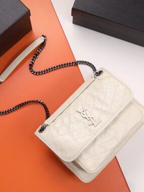 🔖YSL NIKI white medium Crinkled crossbody bag